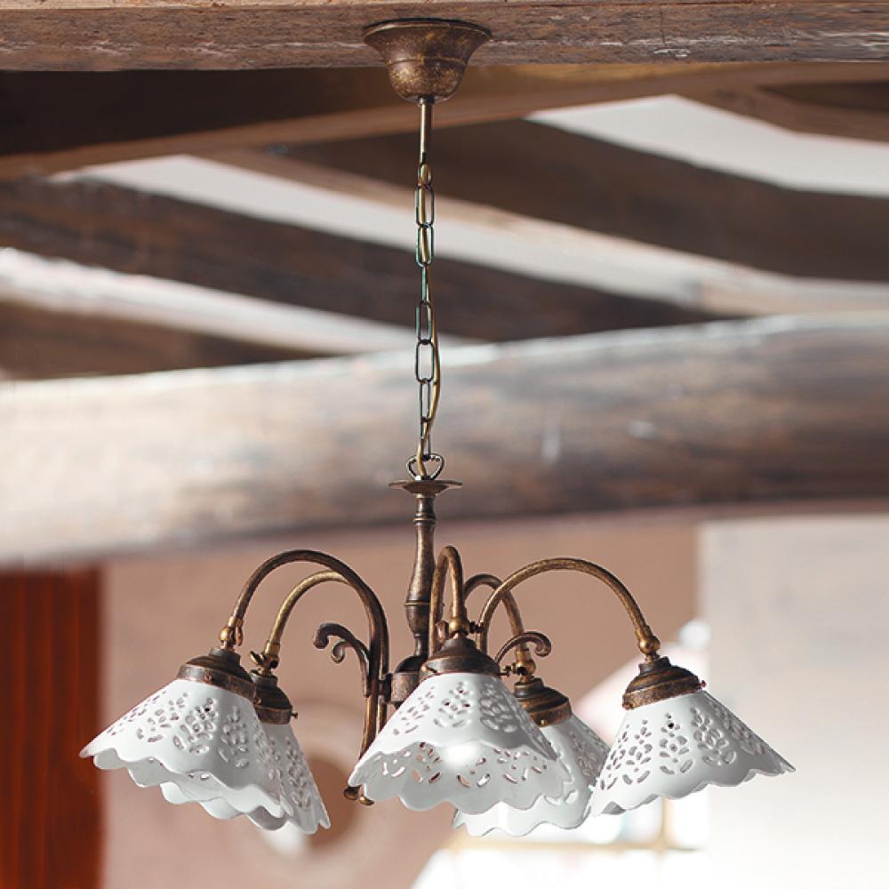 country mediteransky medena lampa medeny luster lampa derava tienidlo biela porcelan vintage mediteransky obyvacka spalna balaton chata osvetlenie bytovy dizajn vintage nad stol osvetlenie zavesna lampa.jpg